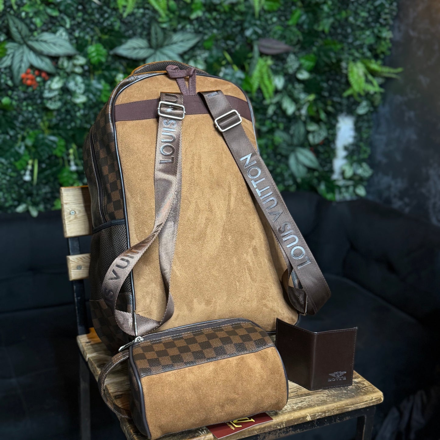 Pack Cartable+ Pochette +Porte-cartes LV