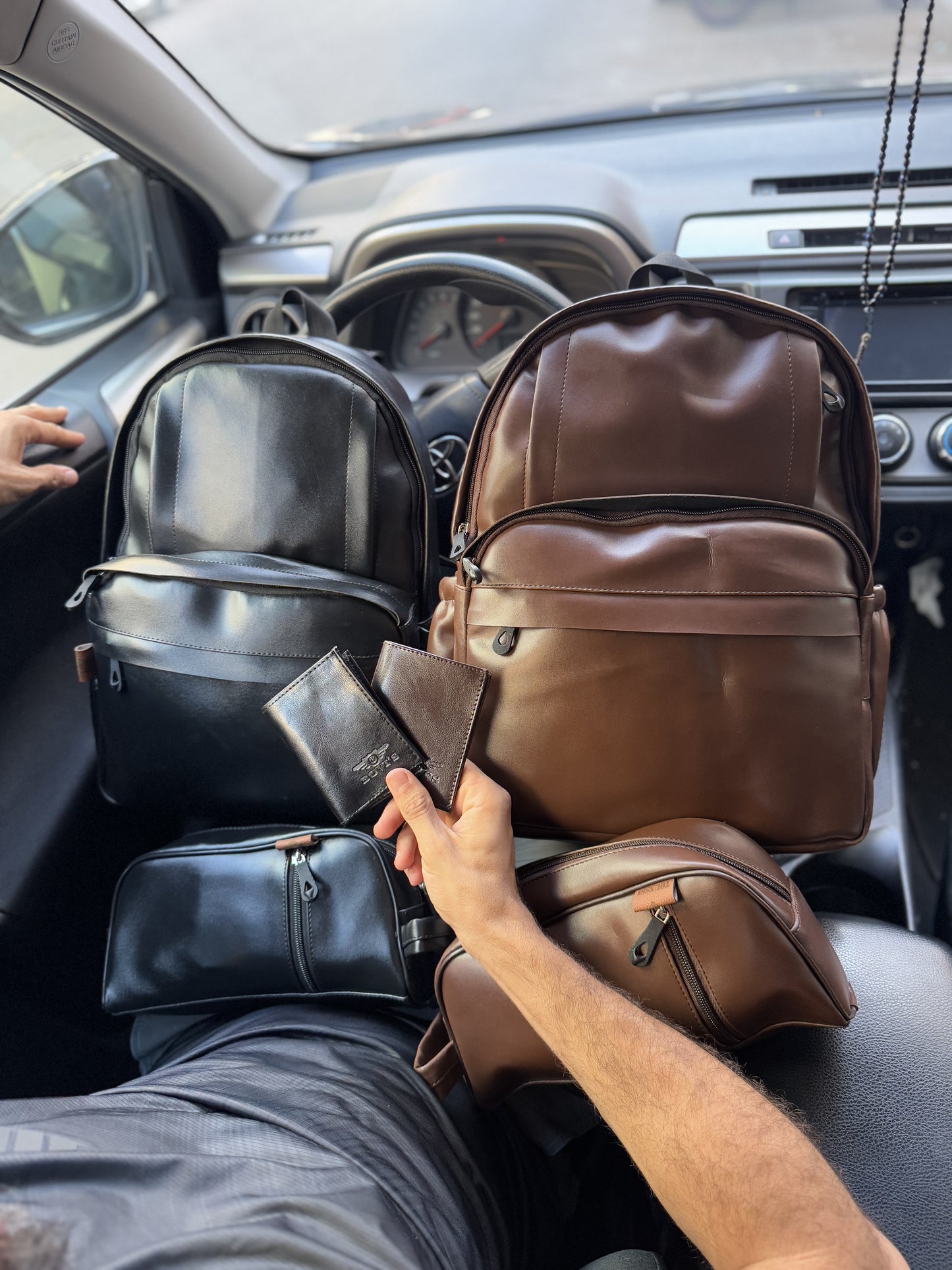 Pack Cartable+ Pochette +Porte-cartes En Semi Cuir